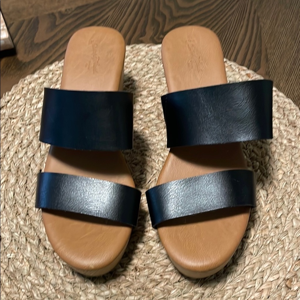 NWOT Universal Thread Women's Black Slide Sandals - Picture 2 of 10